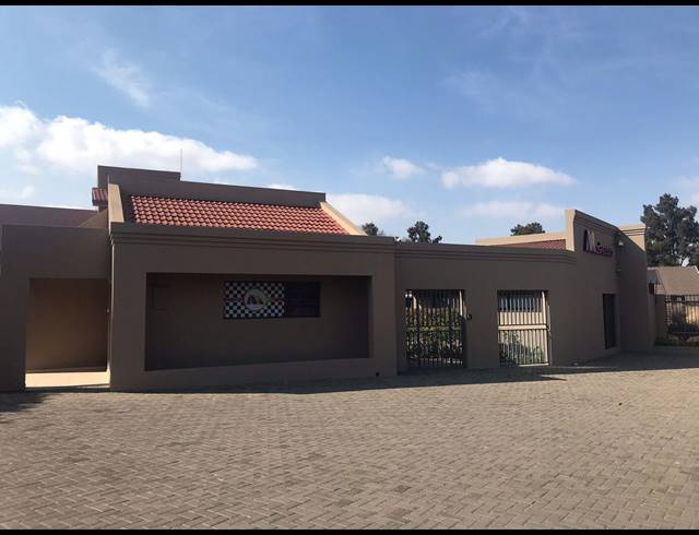 270M² OFFICE FOR SALE IN BRACKENHURST